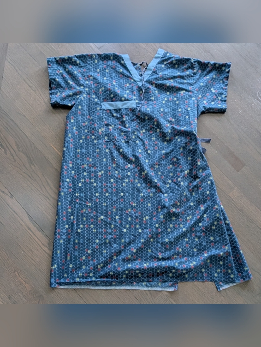 Medline PerforMax Hospital Gown Blue Snap Sleeve IV Patient Gown Used AS-IS